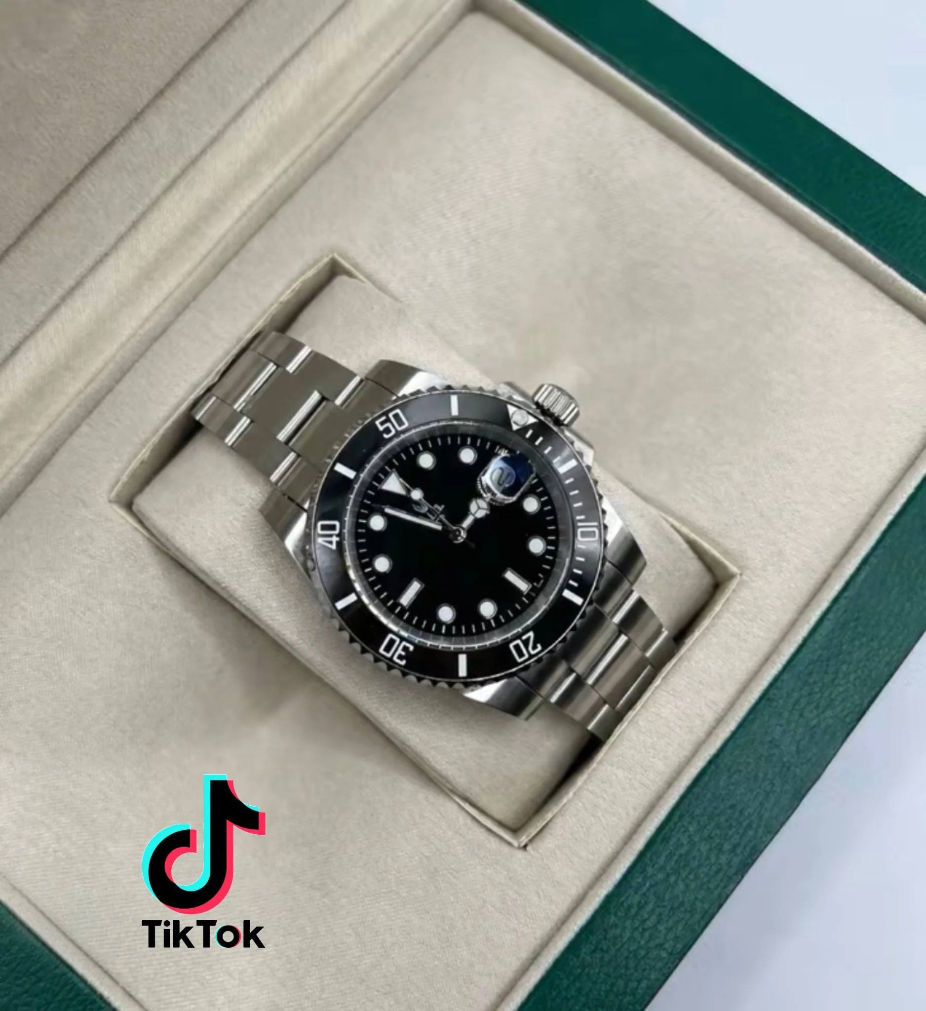 Roli Watch Black Submariner with Box & Papers